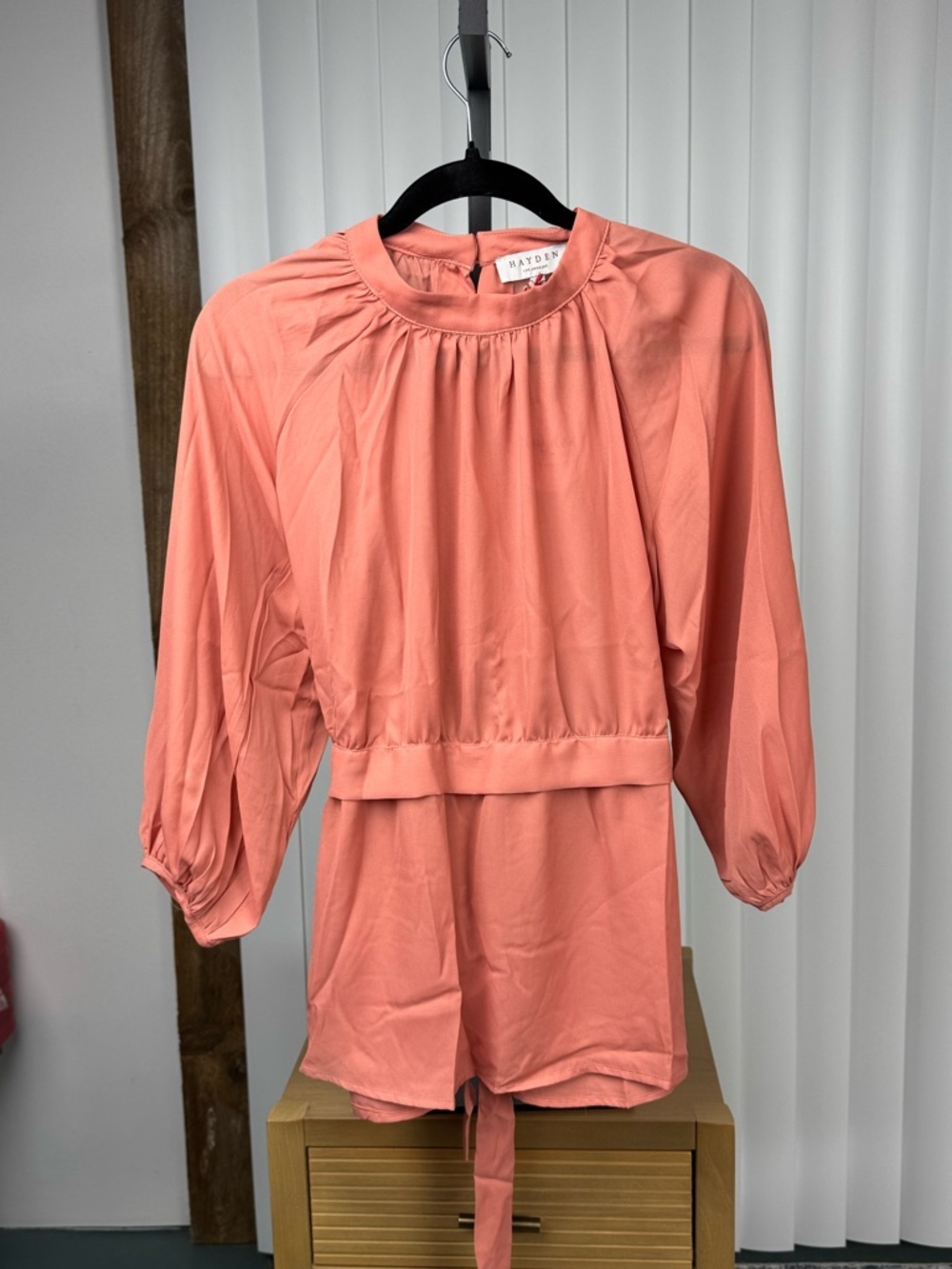 Hayden Los Angeles Blouse – Size Large – Peach / Coral – Tie Back - Picture 2 of 9